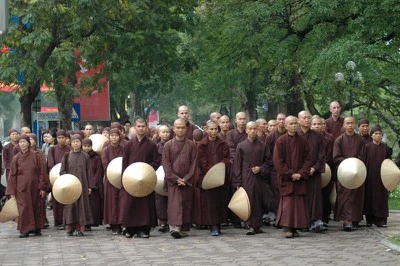 Tăng thân Làng Mai